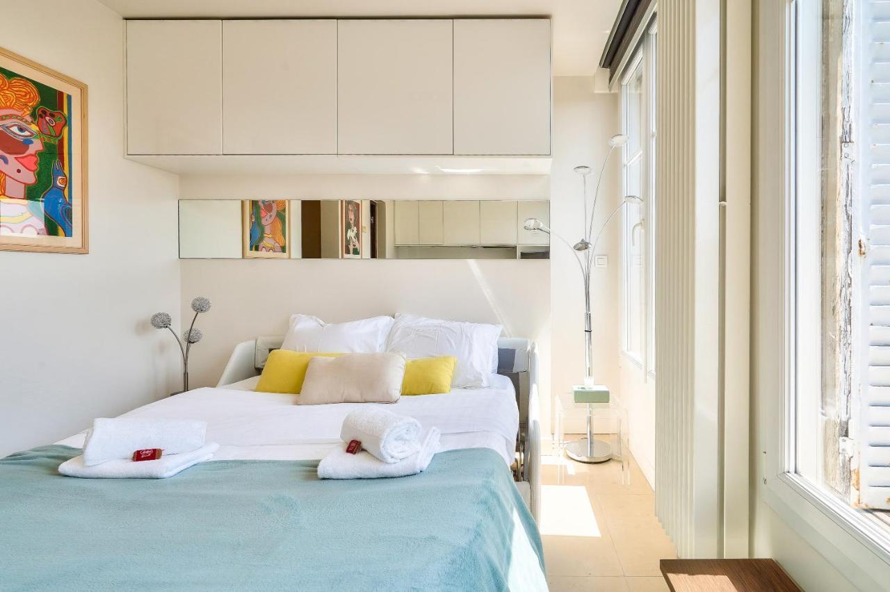 Designed Studio With Ac-Terrasse Vue Tour Eiffel Paris Exterior photo