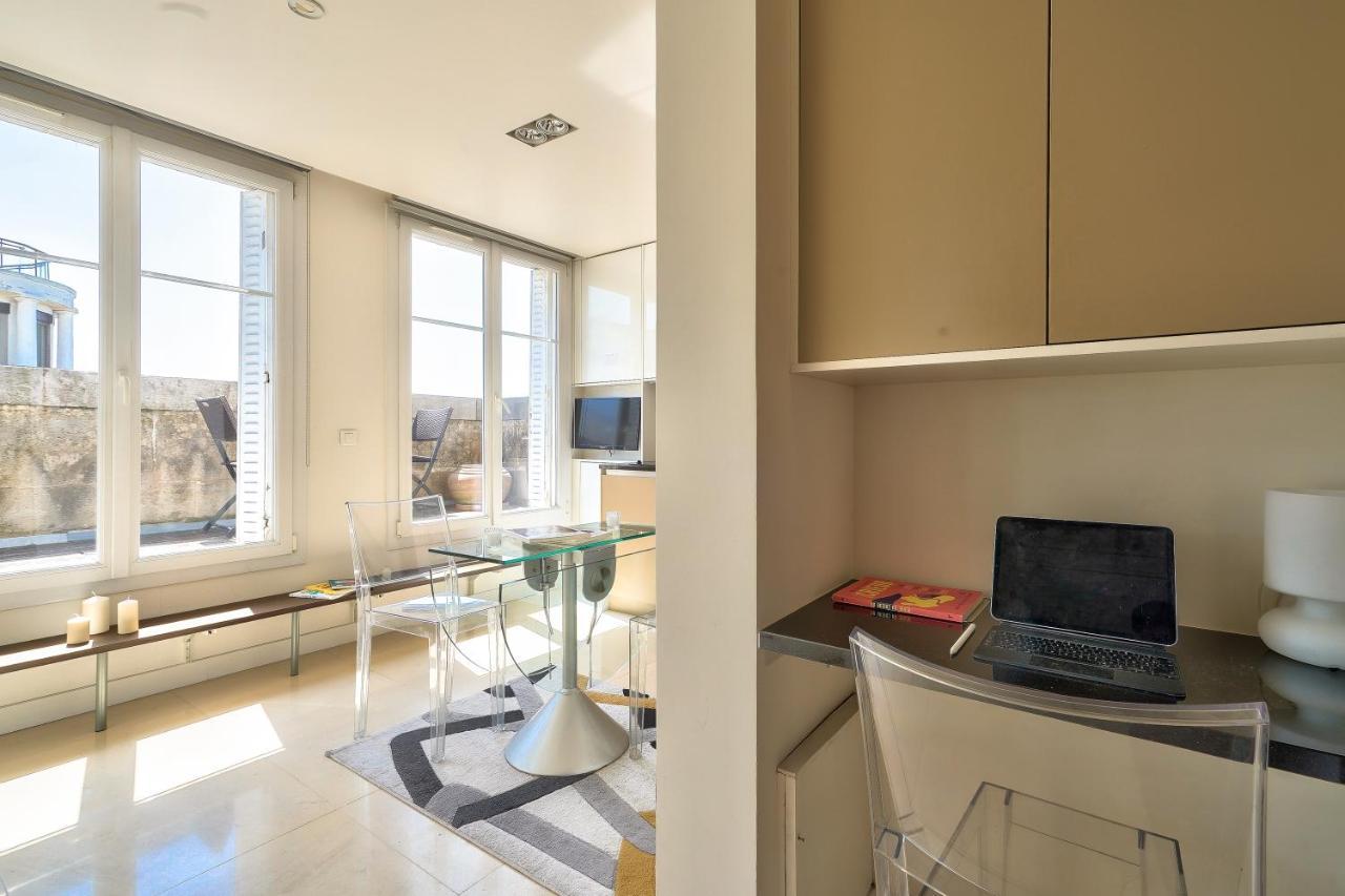 Designed Studio With Ac-Terrasse Vue Tour Eiffel Paris Exterior photo