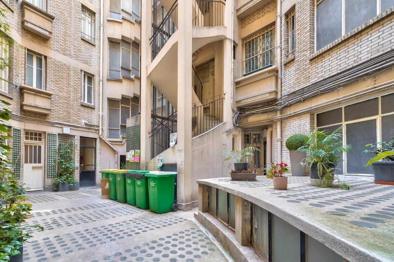 Designed Studio With Ac-Terrasse Vue Tour Eiffel Paris Exterior photo