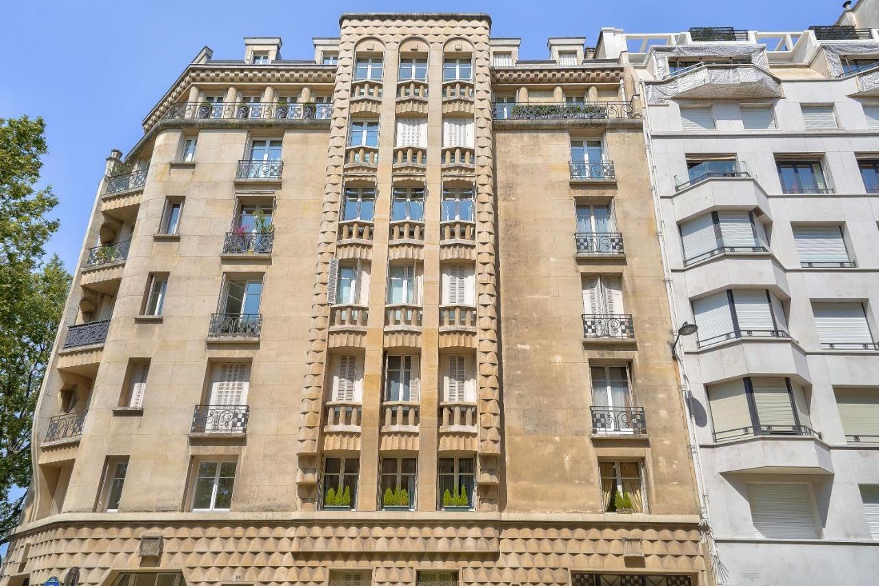 Designed Studio With Ac-Terrasse Vue Tour Eiffel Paris Exterior photo